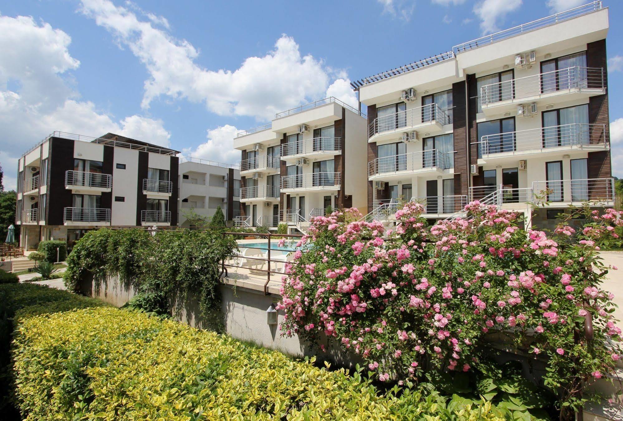 New Line Village Apartments Sunny Beach Exterior foto